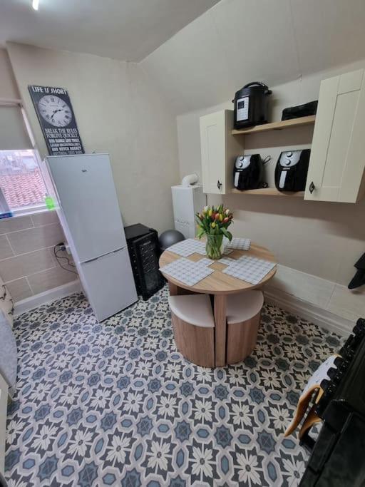 Ashlors Home, Historic Old Town Apartment