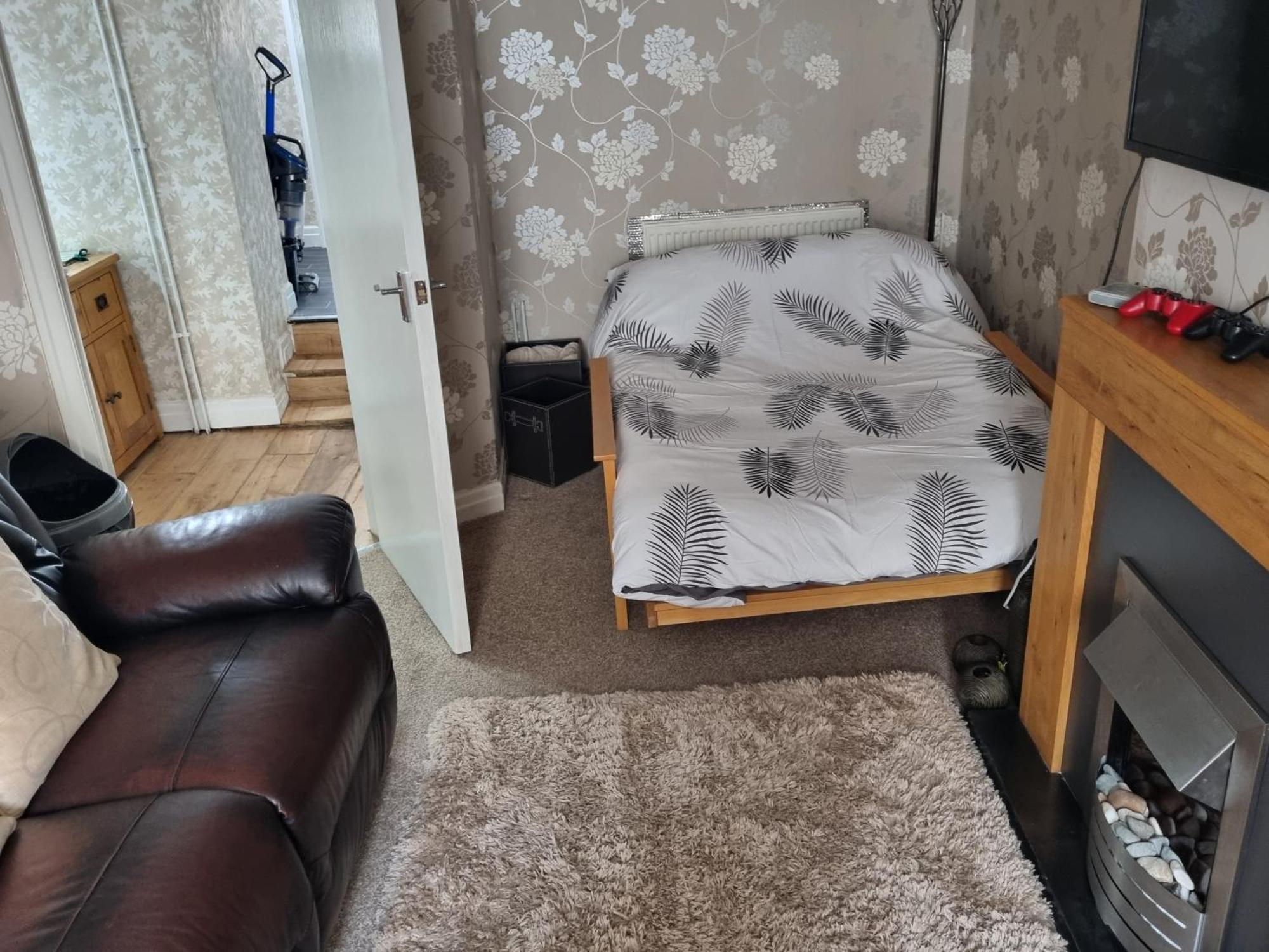 Ashlors Home, Historic Old Town Apartment